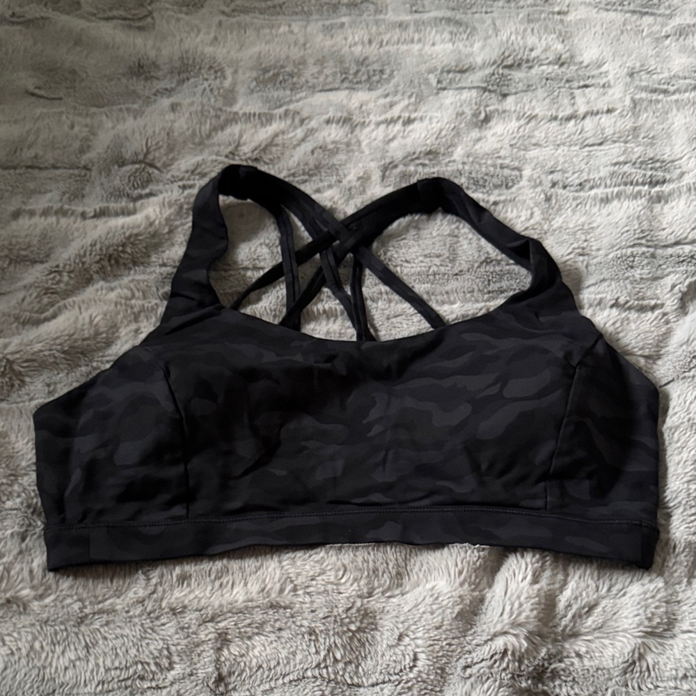 Lululemon Free to be Serene Bra